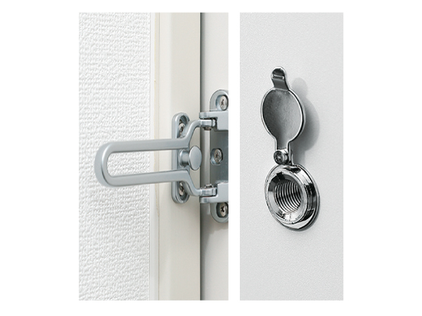 Security.  [Door Guard & Door scope case back] The visitor, etc. were installed door scope with a Door Guard and the back cover you can see from the gap of the door. (Same specifications)