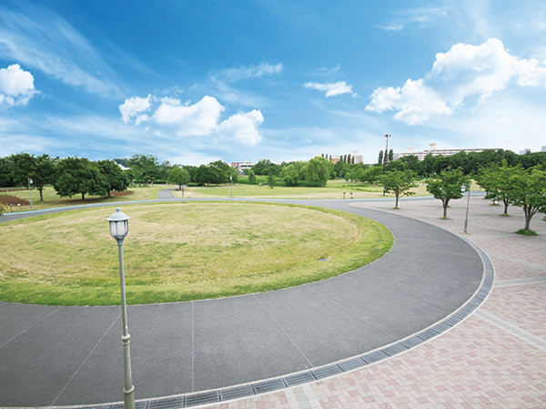 Surrounding environment. Omiya Park (walk 34 minutes / About 2710m)