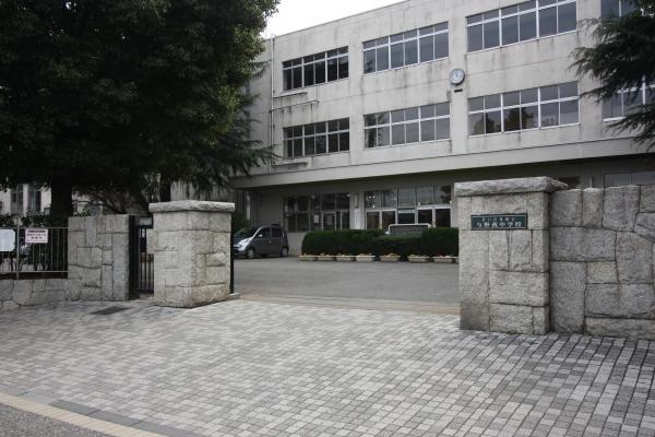 Junior high school. Yono 950m to West Junior High School