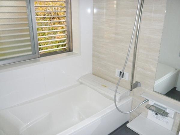 Bathroom. Indoor (11 May 2013) Shooting