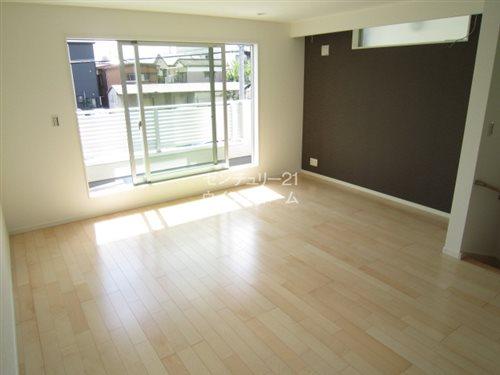 Living. Building 3 Please check the open feeling of living