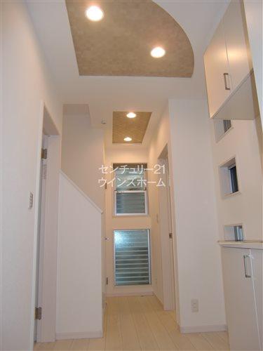 Entrance. 4 Building Entrance hall