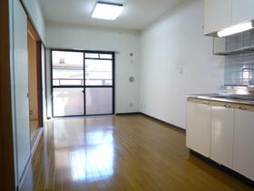 Living and room. DK9 Pledge flooring