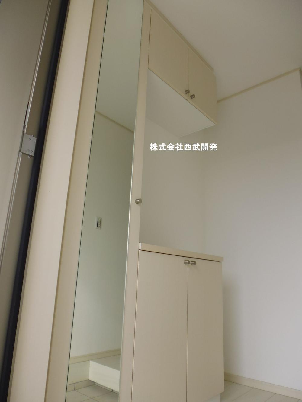 Entrance. Local (12 May 2013) Shooting