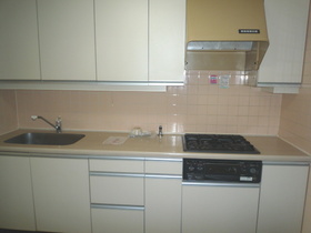 Kitchen. 3-neck gas system Kitchen