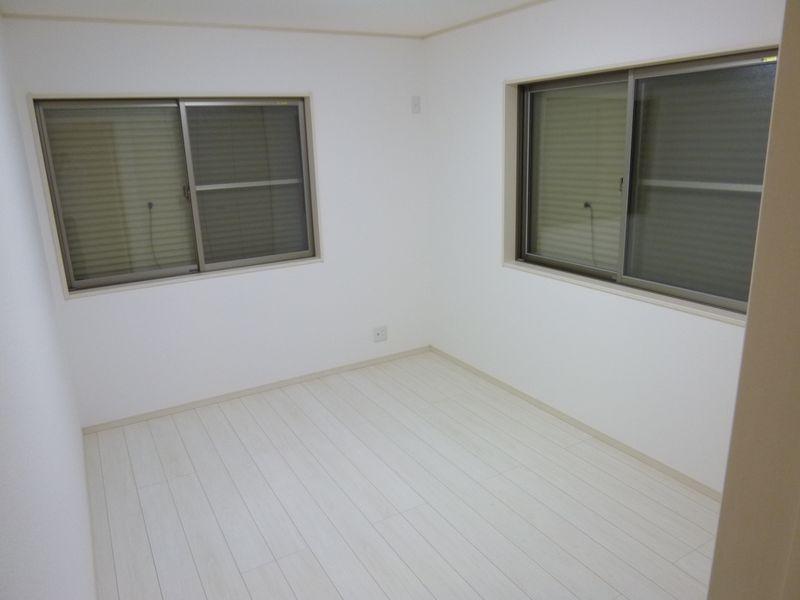 Non-living room. 2 Kaiyoshitsu