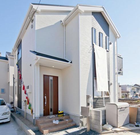 Local appearance photo. Building 3