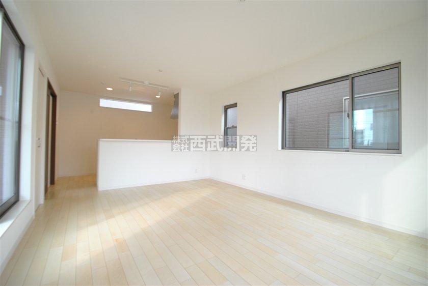 Living. 5 Building Living (February 2013) Shooting