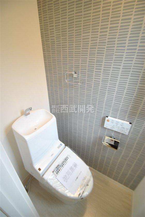 Toilet. 1 Building toilet (February 2013) Shooting