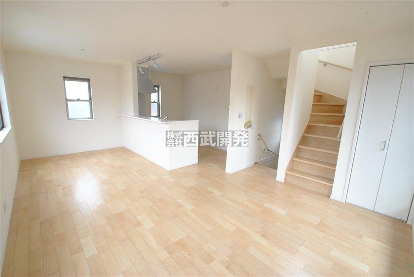 Living. 1 Building a living-dining