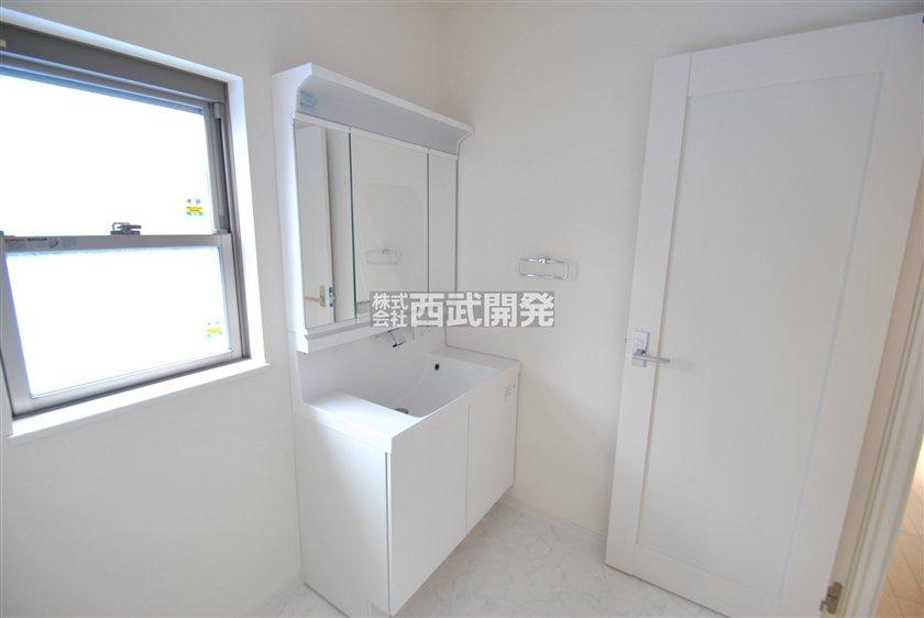 Wash basin, toilet. 1 Building basin ・ Dressing room