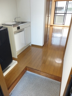 Entrance. Other Room No. (No. 105 room) reference photograph