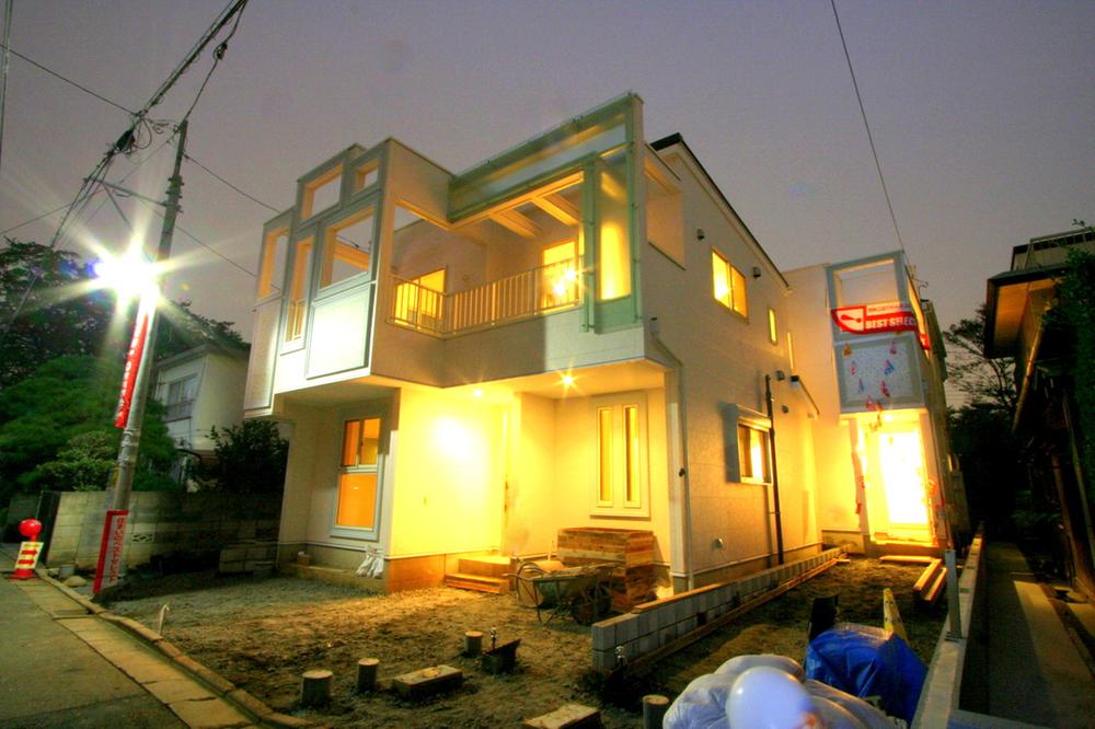 Local photos, including front road. Local (11 May 2013) Shooting