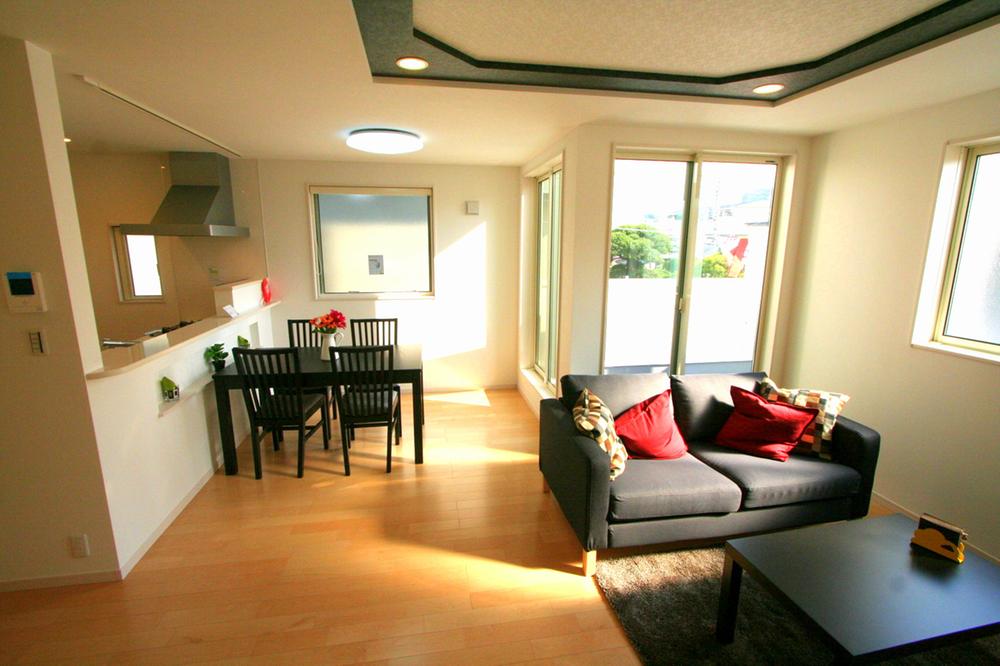 Living. Local (11 May 2013) Shooting