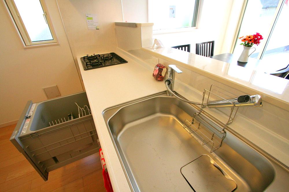 Kitchen. Local (11 May 2013) Shooting