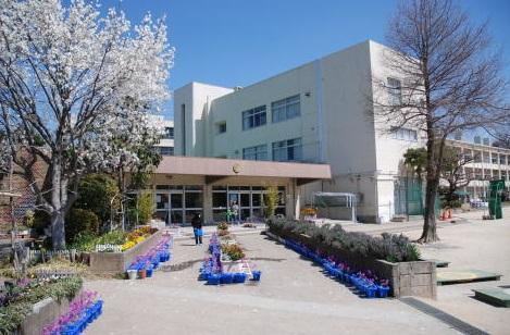 Primary school. 500m to Saitama Municipal Higashiiwatsuki Elementary School
