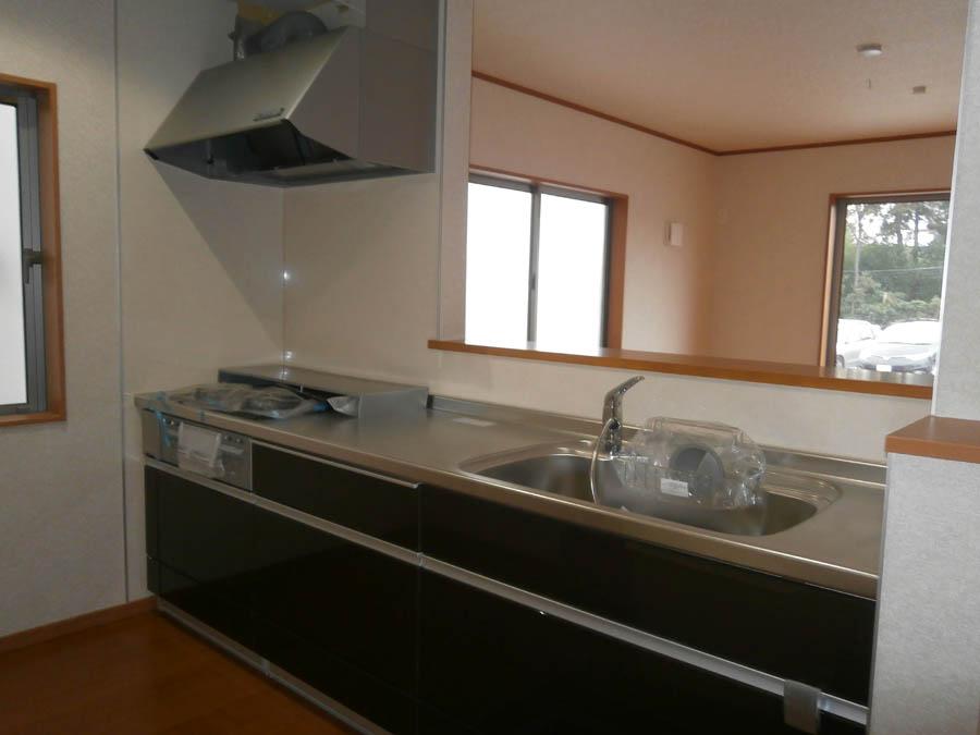 Kitchen. Was building completed. Such as the actual image from per yang, We have to wait all the time so you can see directly. 