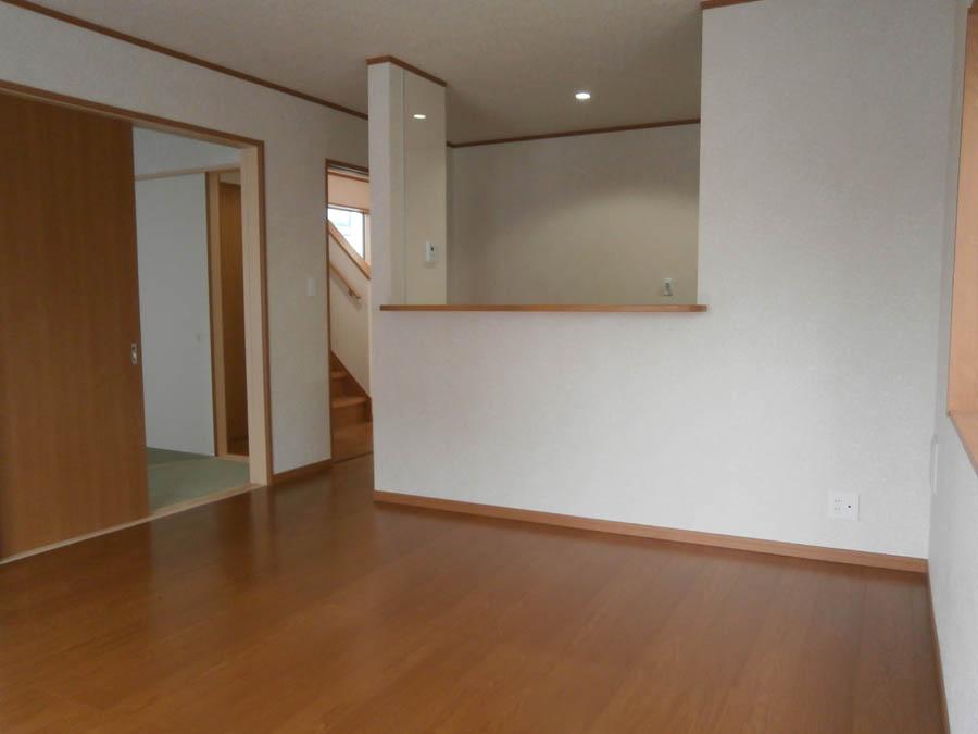 Living. Was building completed. Such as the actual image from per yang, We have to wait all the time so you can see directly. 