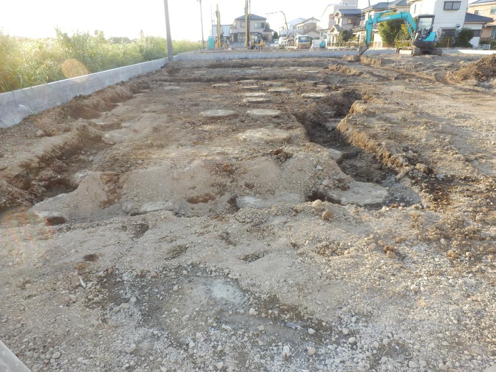 Construction ・ Construction method ・ specification. It is a photograph of the piling.