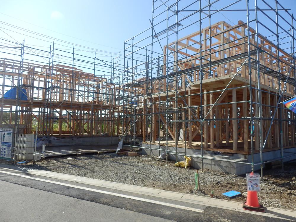 It is a photograph of the local. Current construction progress, So we go to the completion of framework, Please by all means come to local