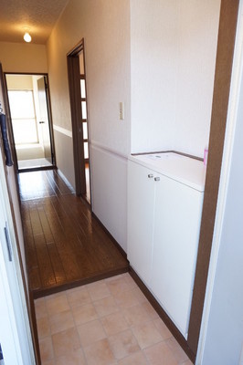 Entrance. Welcome back! This is the image I opened the front door