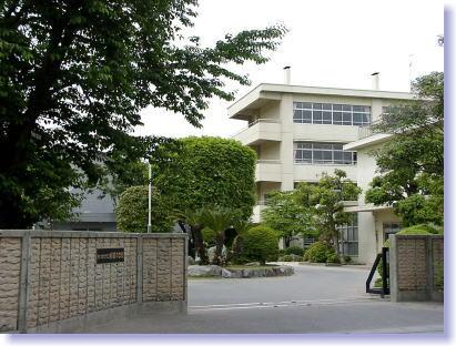 Junior high school. Iwatsuki junior high school 3-minute walk