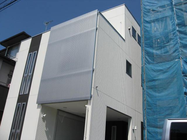 Building plan example (exterior photos). Is a building that was constructed in the Company. 