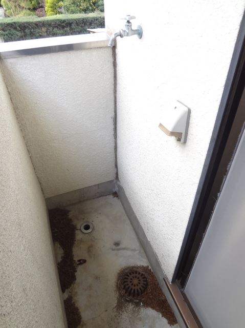 Other. You Jose on the spot washing machine since put on the balcony. 