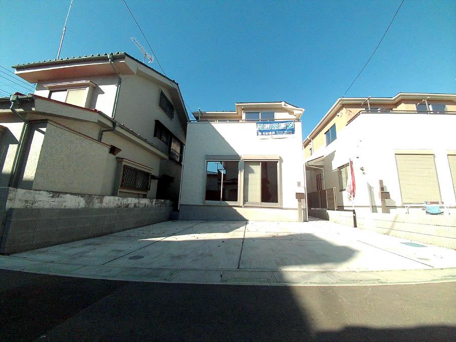 Local photos, including front road. Was building completed. Such as the actual image from per yang, We have to wait all the time so you can see directly. 