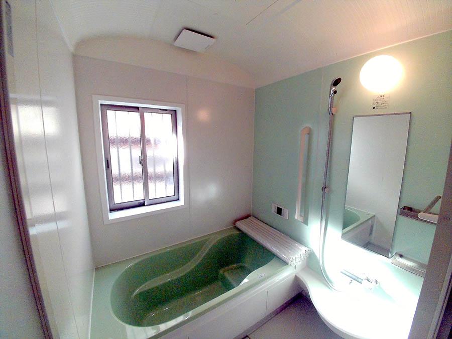 Bathroom. Was building completed. Such as the actual image from per yang, We have to wait all the time so you can see directly. 