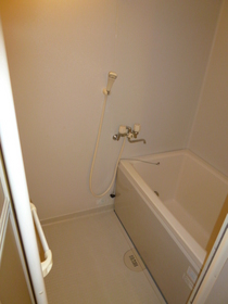 Bath. Bathroom (reheating)