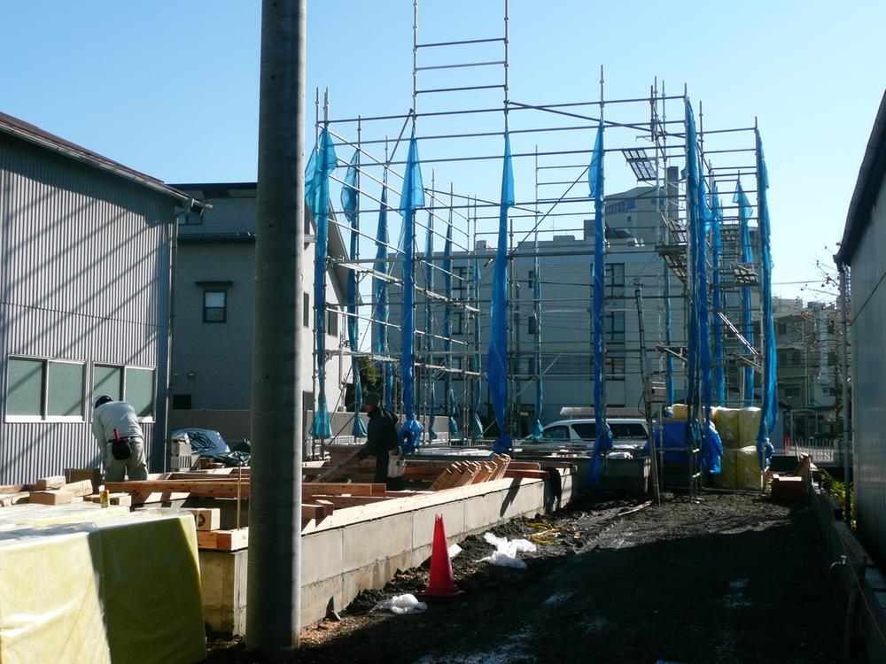 Local photos, including front road. Local (12 May 2013) Shooting