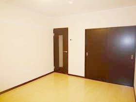 Living and room. Your tour do not hesitate please