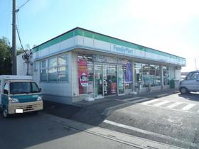 Convenience store. 450m to Family Mart (convenience store)