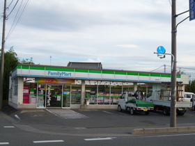 Convenience store. 450m to Family Mart (convenience store)