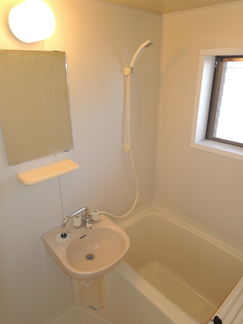 Bath. Bathroom with window