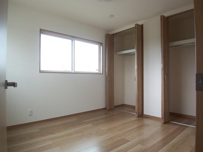 Receipt. A-8 compartment Houses built for sale Storage of "Parenting family home." Indoor (July 2013) Shooting