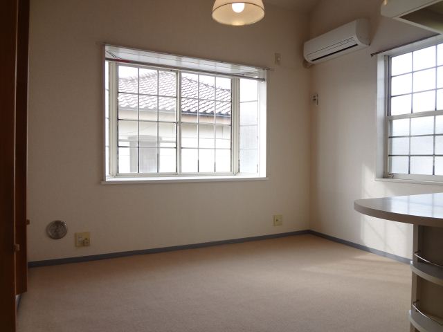 Living and room. The window is also large