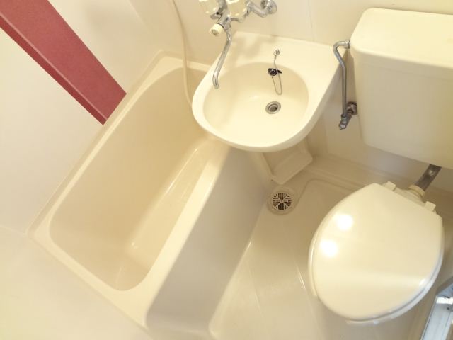 Bath. Unit bus with cleanliness