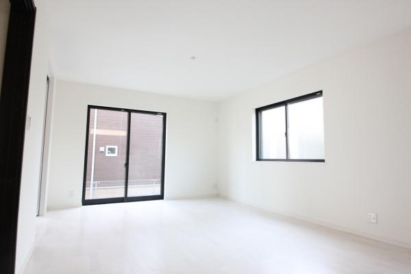 Same specifications photos (living)