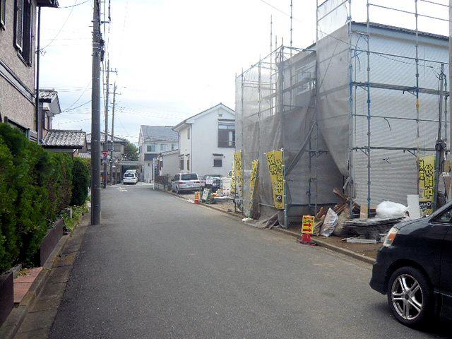 Local photos, including front road. 11 / 12 shooting A quiet residential area