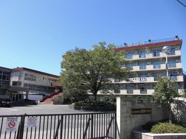 Junior high school. Nishihara 700m until junior high school