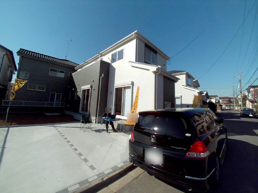 Local photos, including front road. Was building completed. Such as the actual image from per yang, We have to wait all the time so you can see directly. 