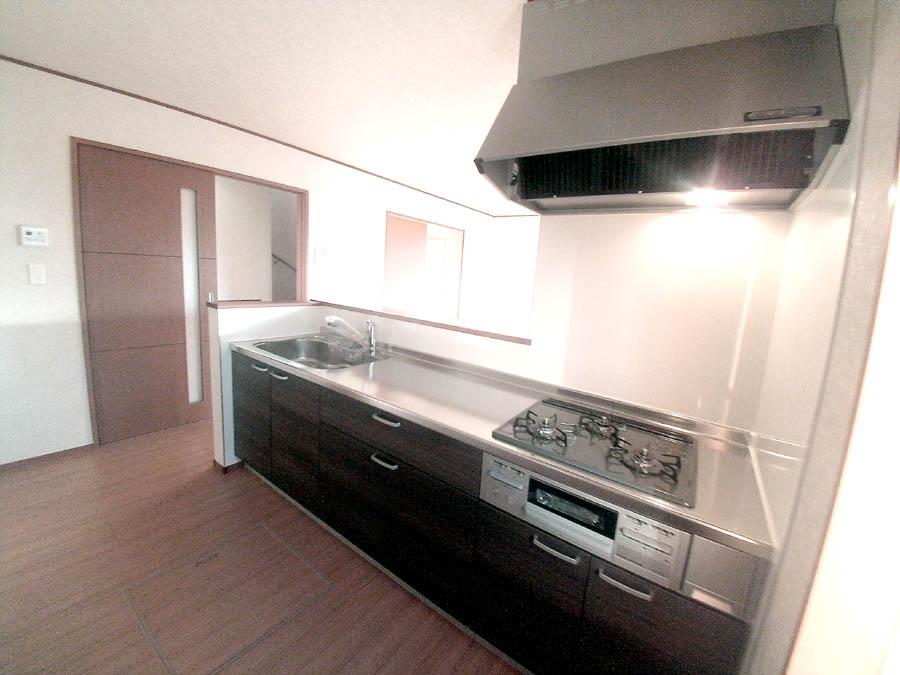 Kitchen. Was building completed. Such as the actual image from per yang, We have to wait all the time so you can see directly.