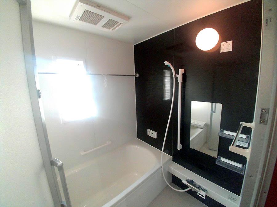 Bathroom. Was building completed. Such as the actual image from per yang, We have to wait all the time so you can see directly.