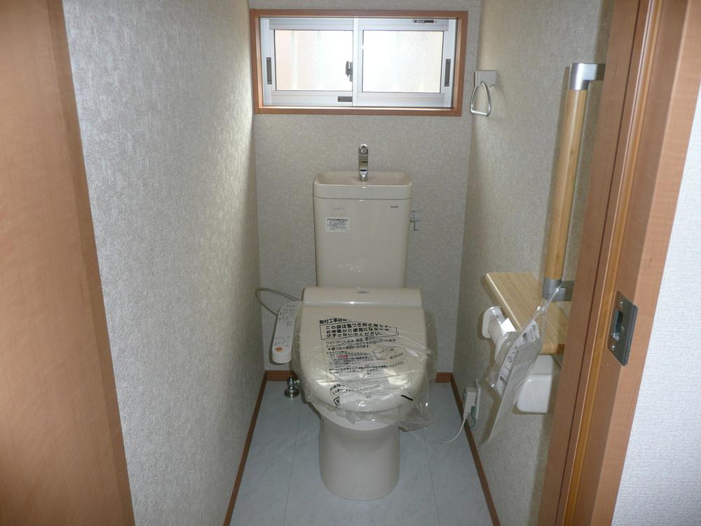 Toilet. Indoor (September 2013) Shooting