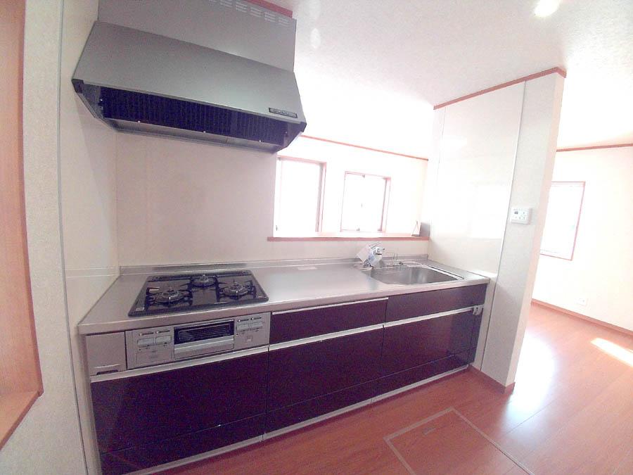 Kitchen. Was building completed. Such as the actual image from per yang, We have to wait all the time so you can see directly.