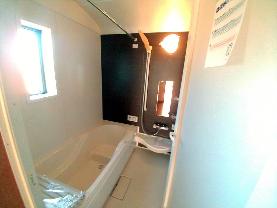 Bathroom. Was building completed. Such as the actual image from per yang, We have to wait all the time so you can see directly.