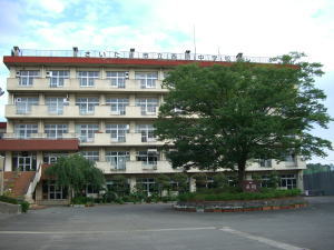 Other. Saitama Municipal Nishihara 21-minute walk from the junior high school