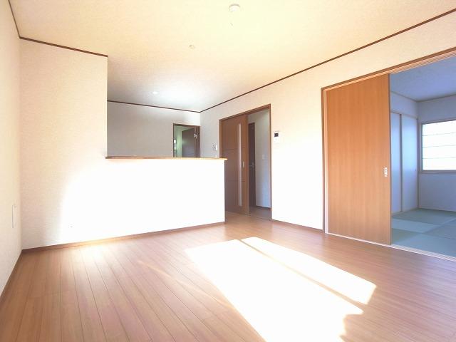 Living. 2013 November shooting